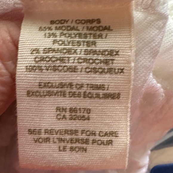 Free People NWT Ibiza Off Shoulder Crochet Lace White Top size Large Date Night - Picture 15 of 16